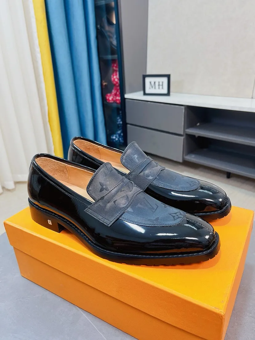 Men's Men's Shoes 💰480🌹🌹《Lv》The latest and most popular casual business leather shoes, top brands [Seduce] Luxury ~ Purchasing, [Strong] The uppers are made of imported patent leather with printed original material ➕ Genuine leather lining (•) fine workmanship. The original stylish and stylish soft rubber wear-resistant and non-slip outsole is light and comfortable on the feet. The real thing looks better in real life. 38-44, 45 can be customized.